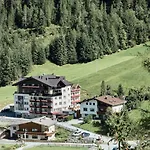 فندق Alpin Feichtner Hof 4*