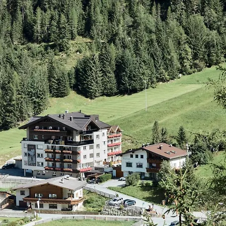 فندق Alpin Feichtner Hof 4*